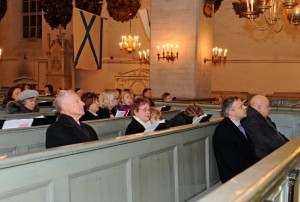 Jumalateenistuse kogudus (Foto: E. Peinar)